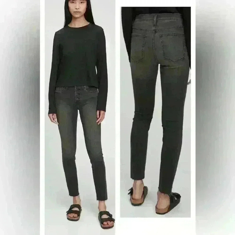 Gap Mid Rise True  Skinny Jeans with Washwell Black Button Fly size 25 regular